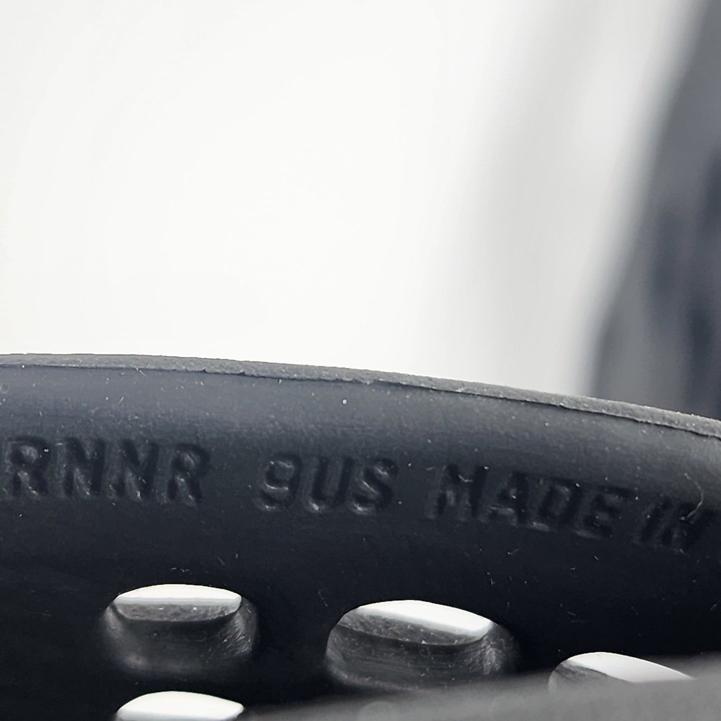 Adidas YEEZY FOAM RUNNER “Onyx" - US 9