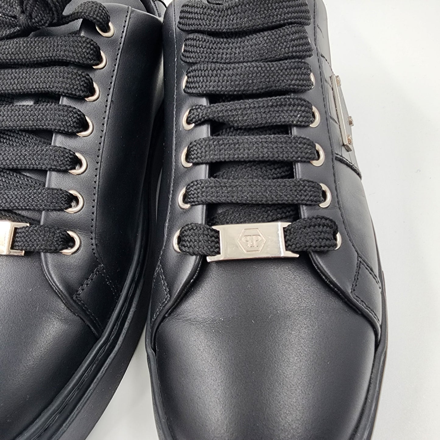 Philipp Plein Triangle Plein-plaque Black leather sneakers - 43