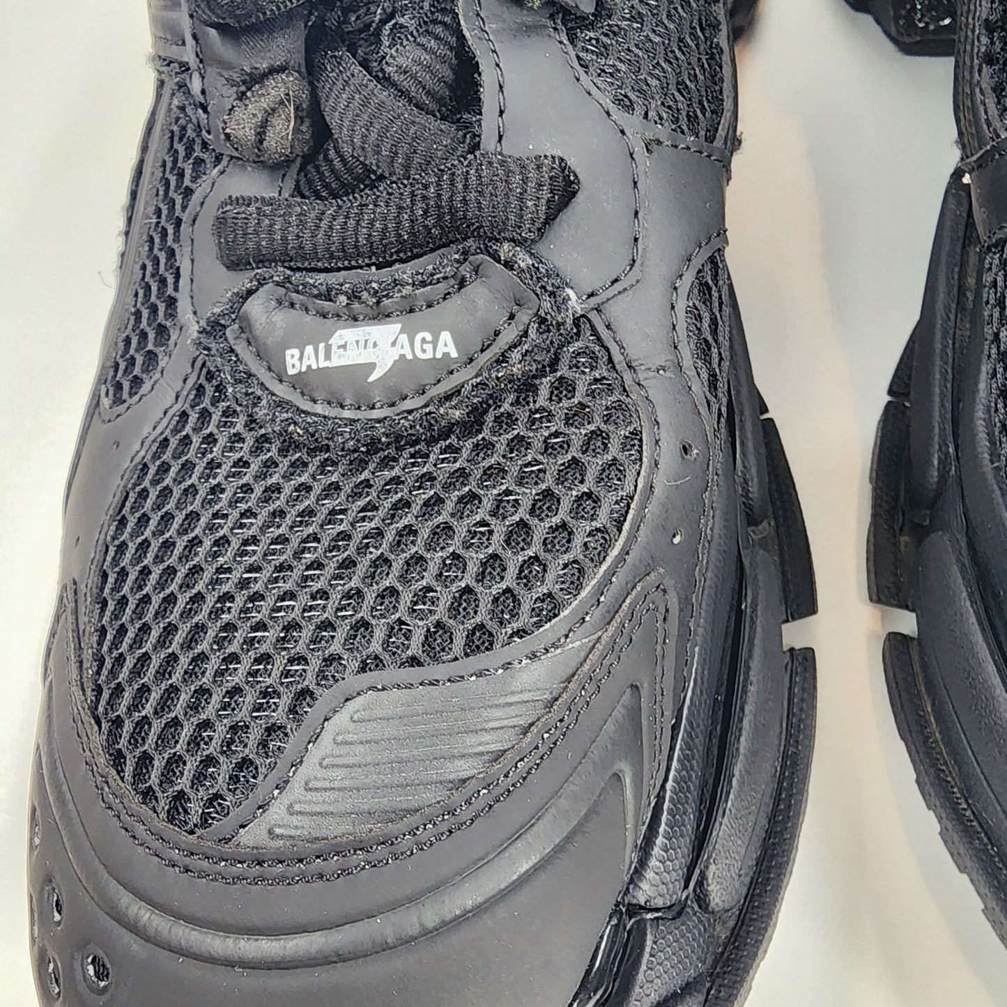 Balenciaga Black Runner Low Trainers - Size EU 47