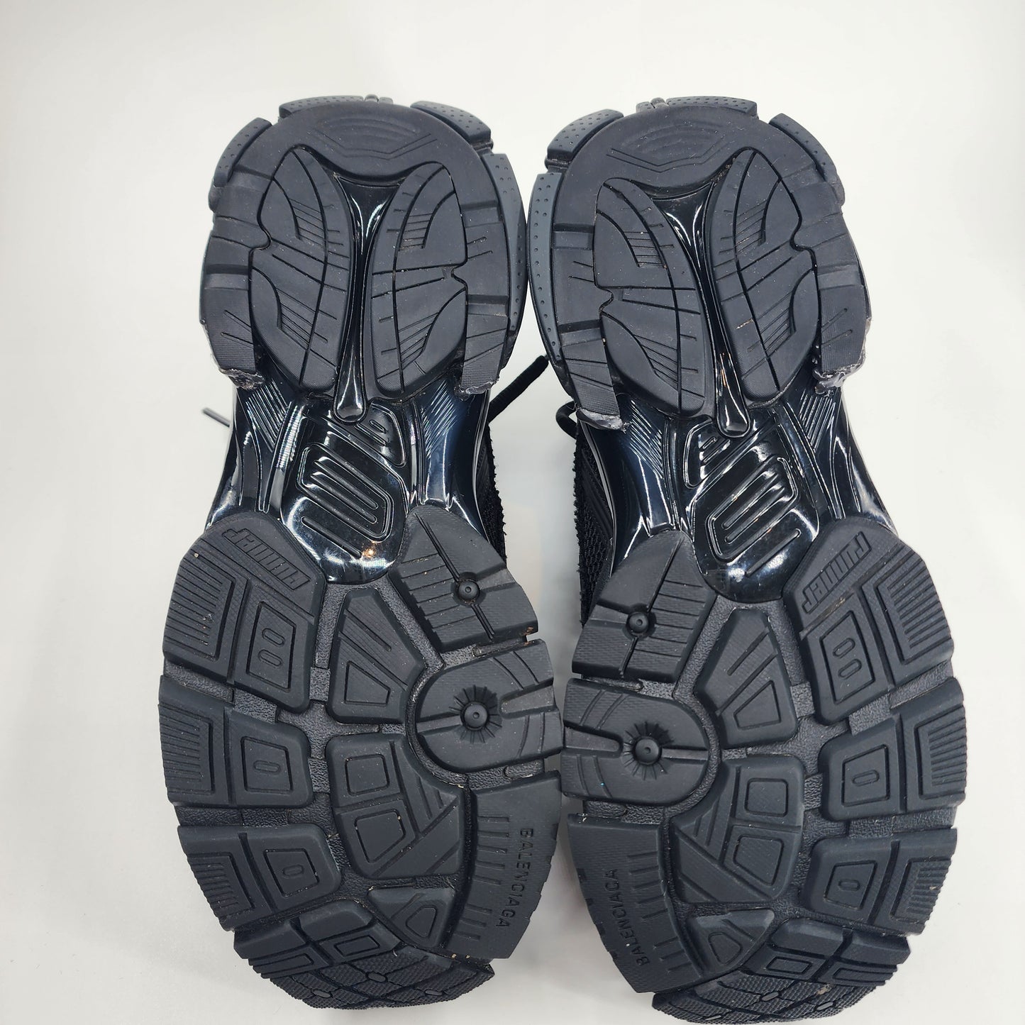 Balenciaga Black Runner Low Trainers - Size EU 47