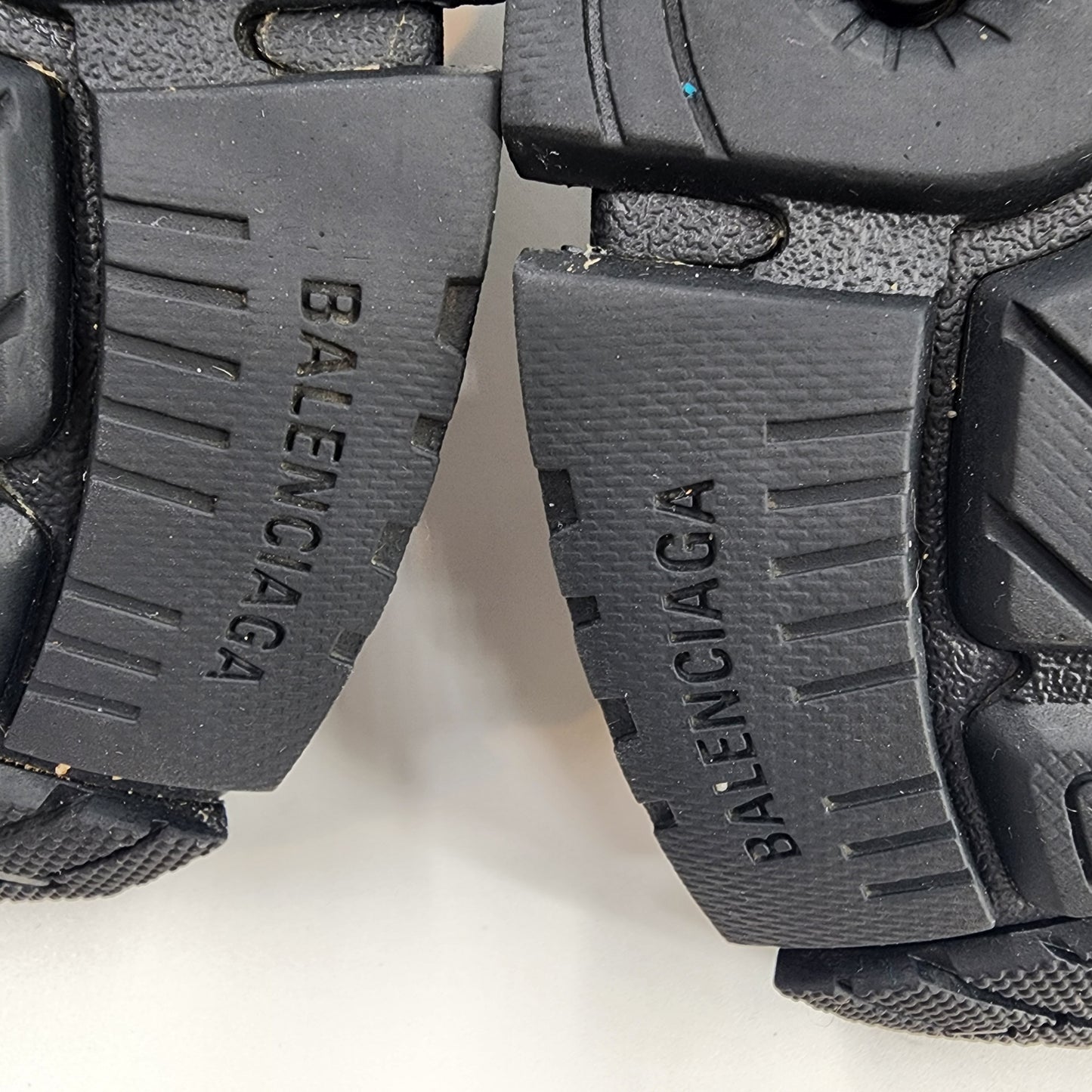 Balenciaga Black Runner Low Trainers - Size EU 47